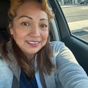 Meet your Posher, Estela